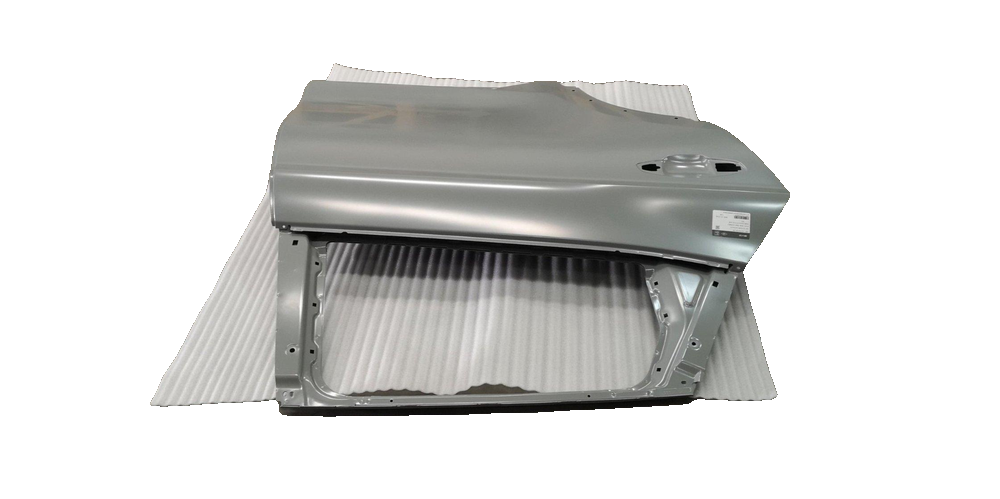 Right rear door assembly