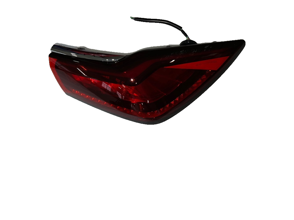 Right Combination Tail Lamp Assembly