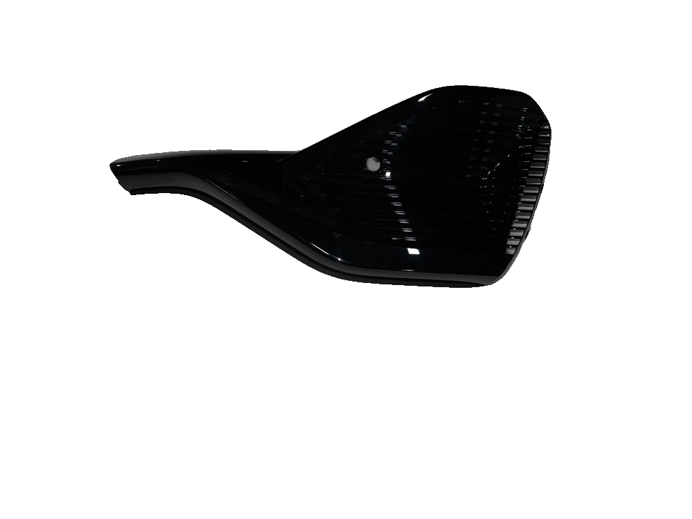 Front bumper right trim cover